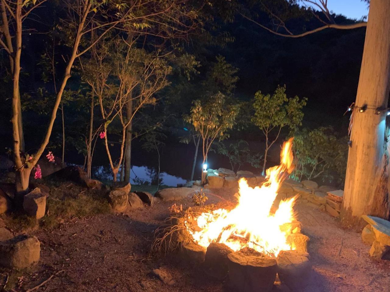 הוילה ואלינוס Rancho Ao Lado Da Laroc E Ame מראה חיצוני תמונה